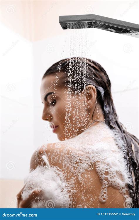 shower lady